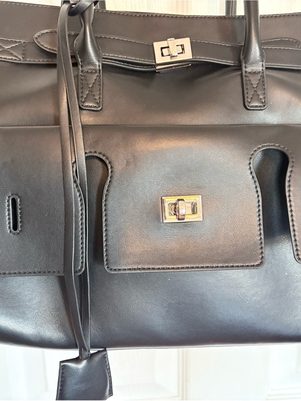 Classic Black Tote Handbag - Sleek Leather Look - Picture 4 of 5